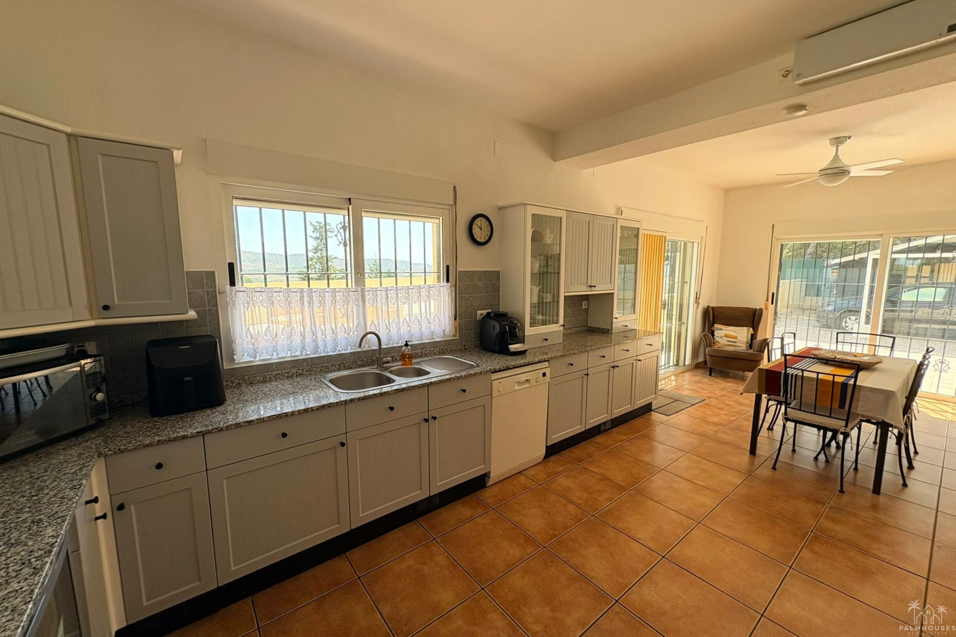 Resale - Villa - Canadas De San Pedro - Inland
