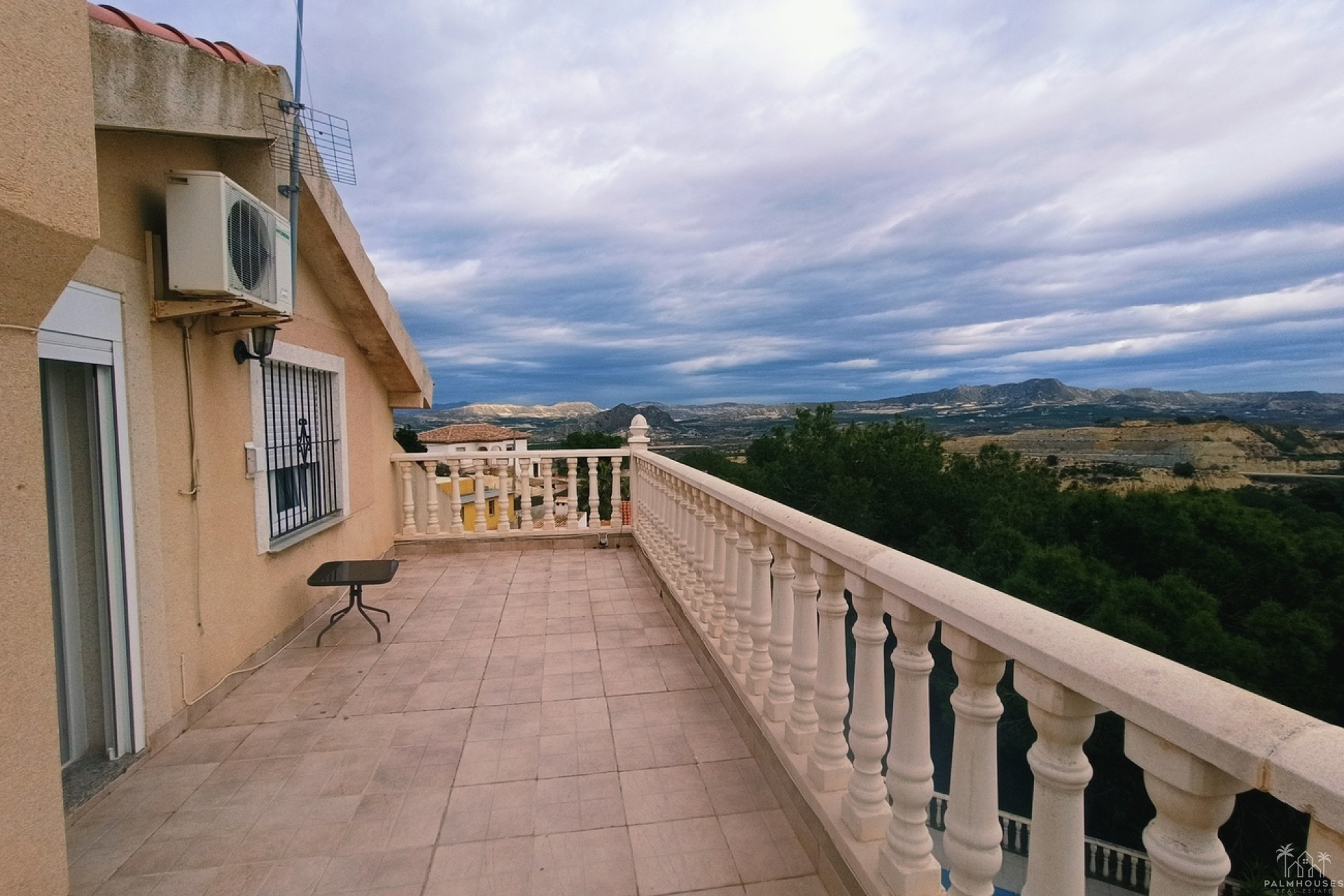 Resale - Villa - Canadas De San Pedro - Inland