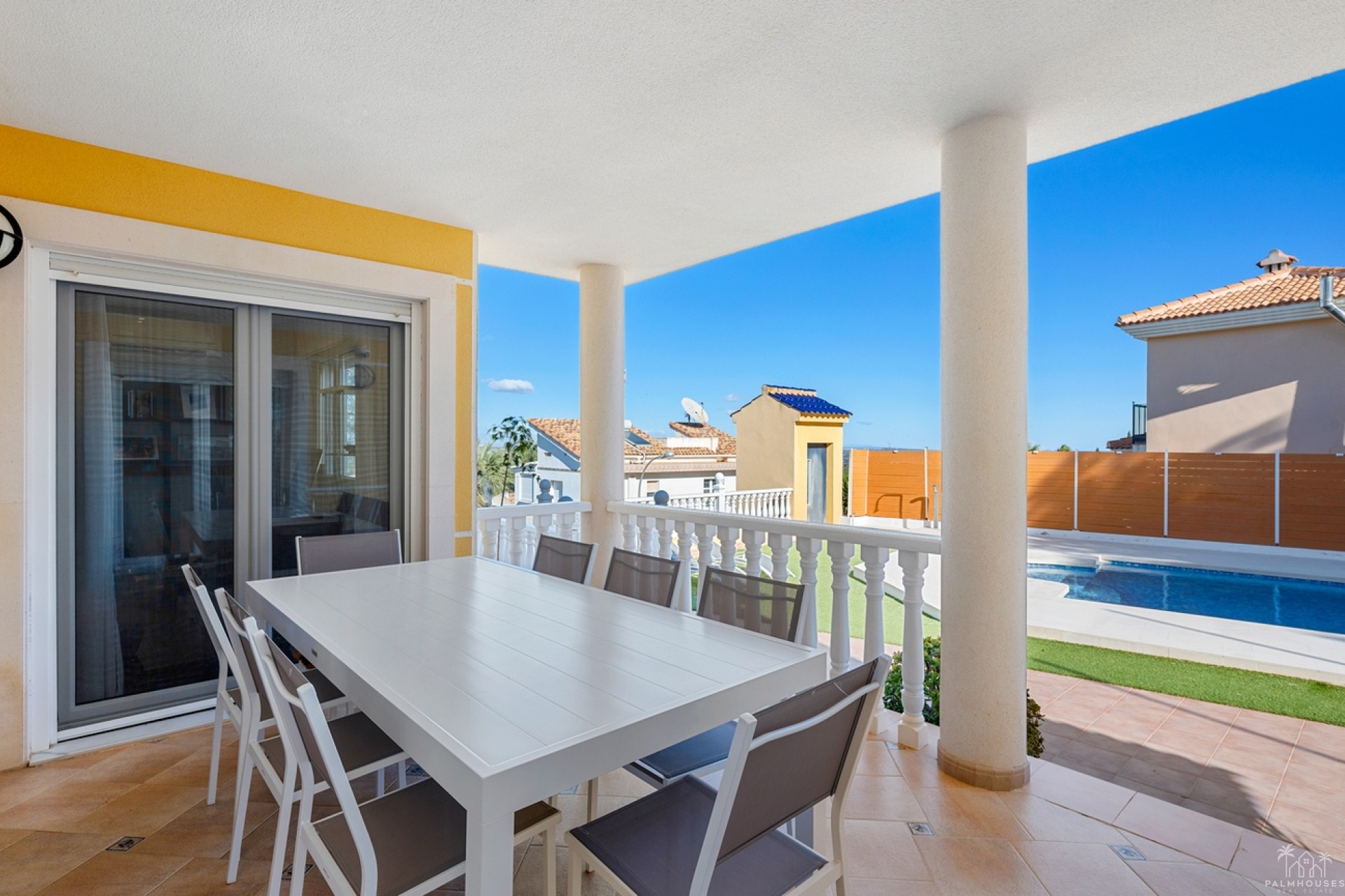 Resale - Villa - Ciudad De Las Comunicaciones - Costa Blanca
