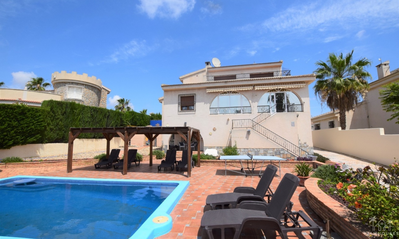Resale - Villa - Ciudad Quesada - Pueblo bravo