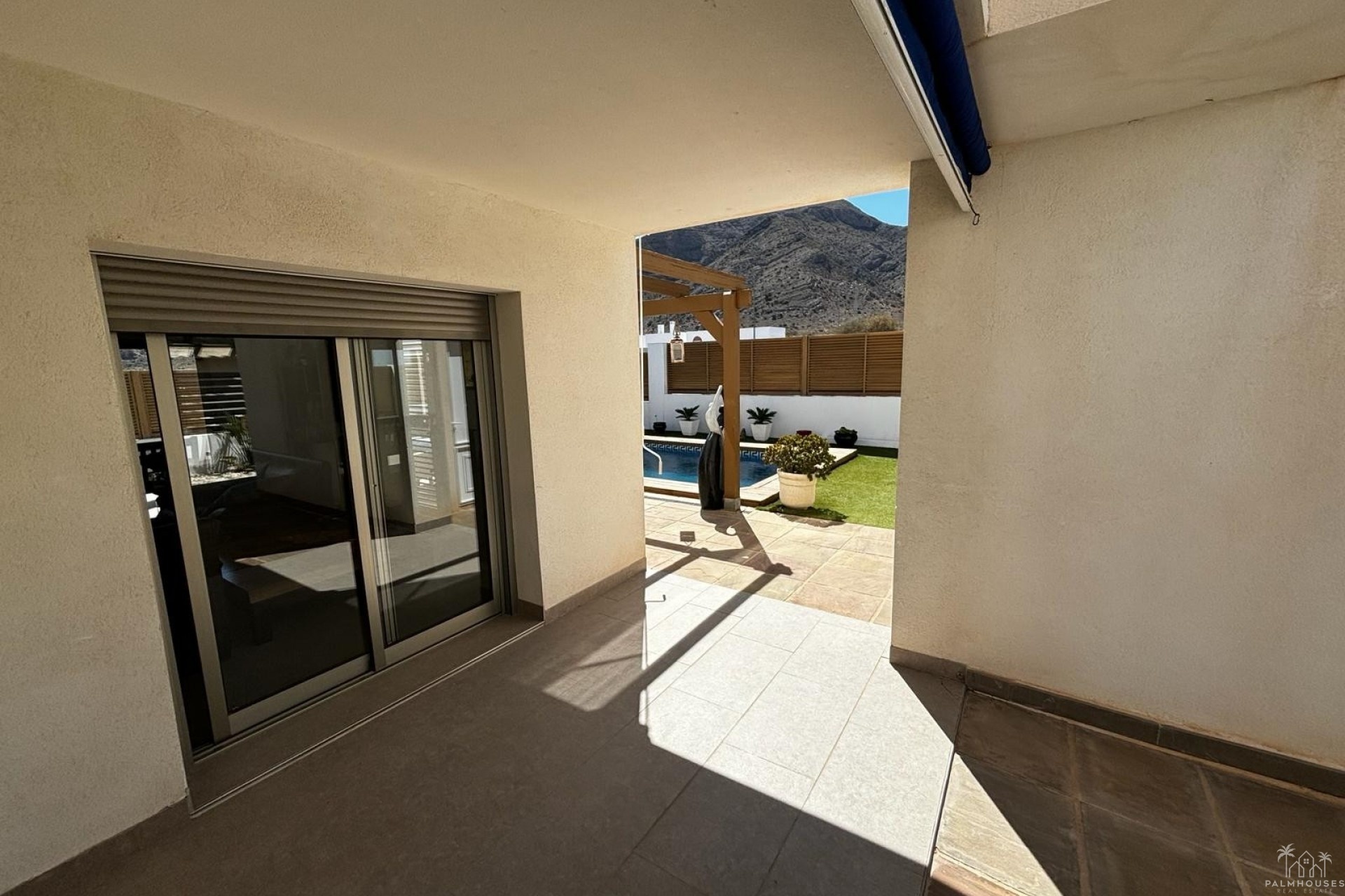 Resale - Villa - Cox