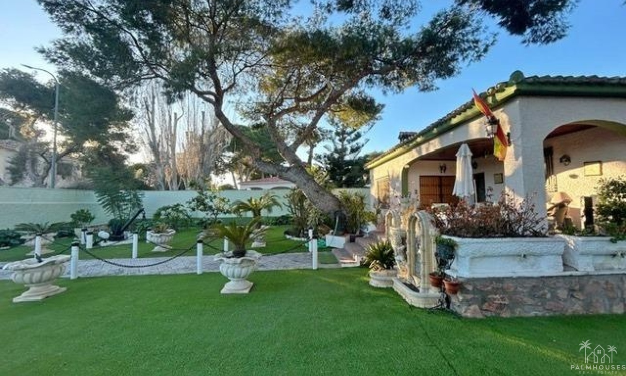 Resale - Villa - Dehesa De Campoamor - Campoamor