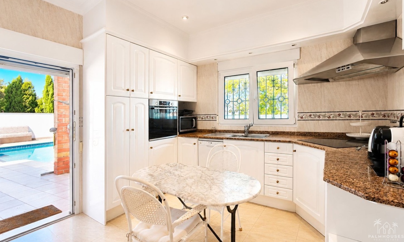 Resale - Villa - Denia - Denia Centro