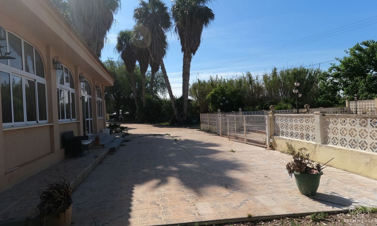 Resale - Villa - Dolores - Dolores Centro