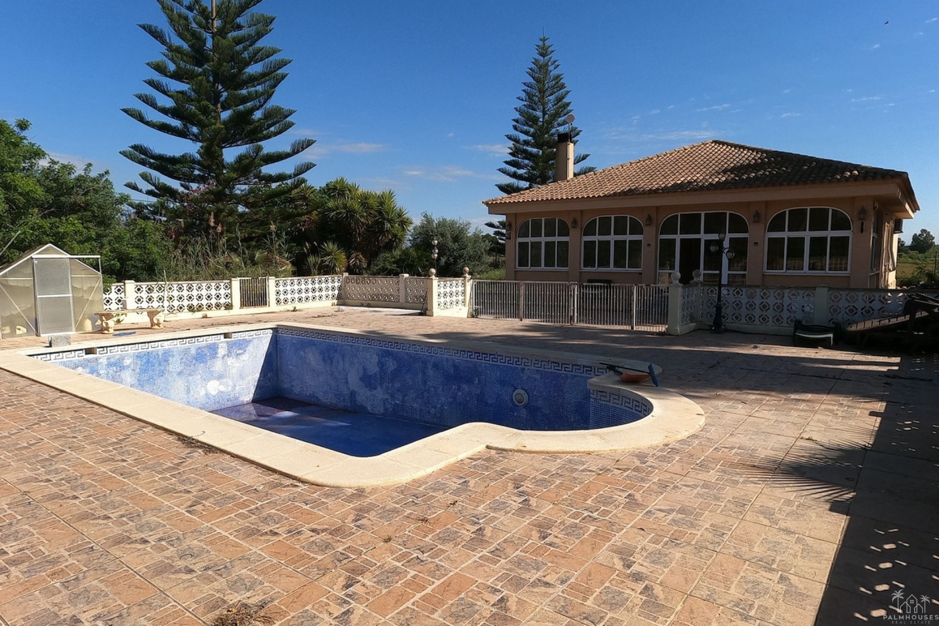 Resale - Villa - Dolores - Dolores Centro