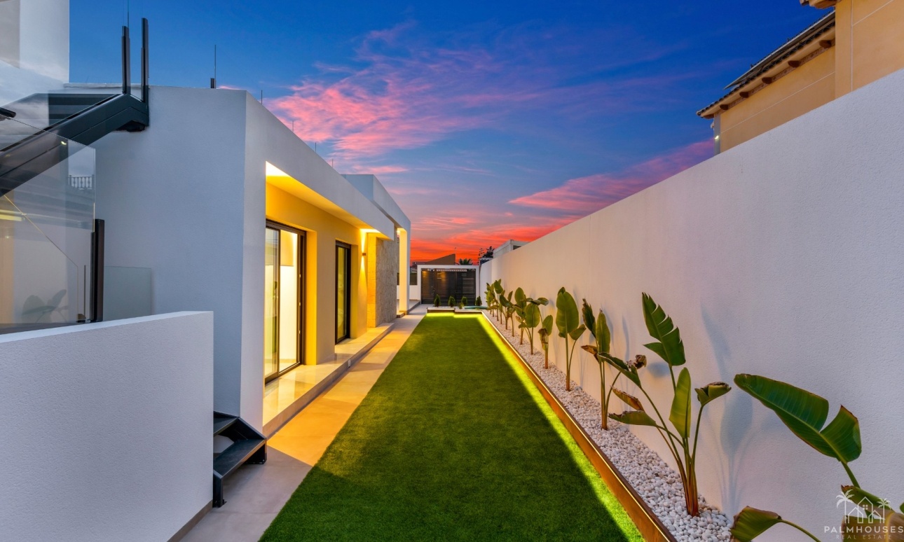 Resale - Villa - El Chaparral - Inland