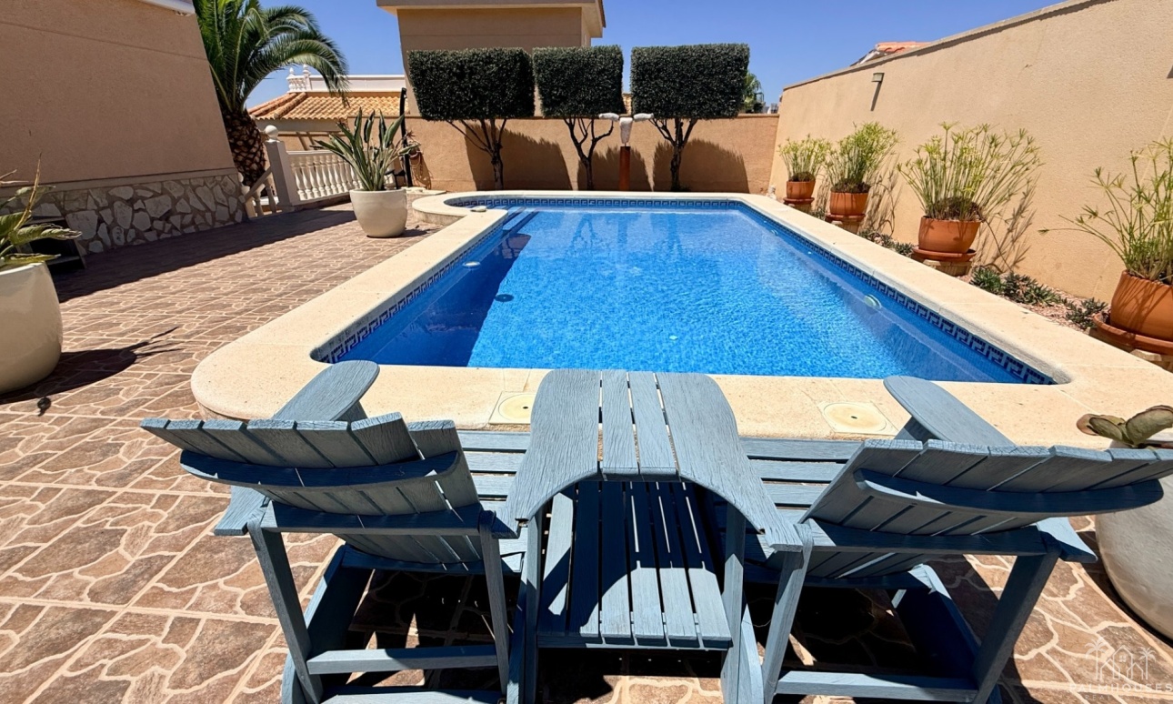 Resale - Villa - Hondón de las Nieves