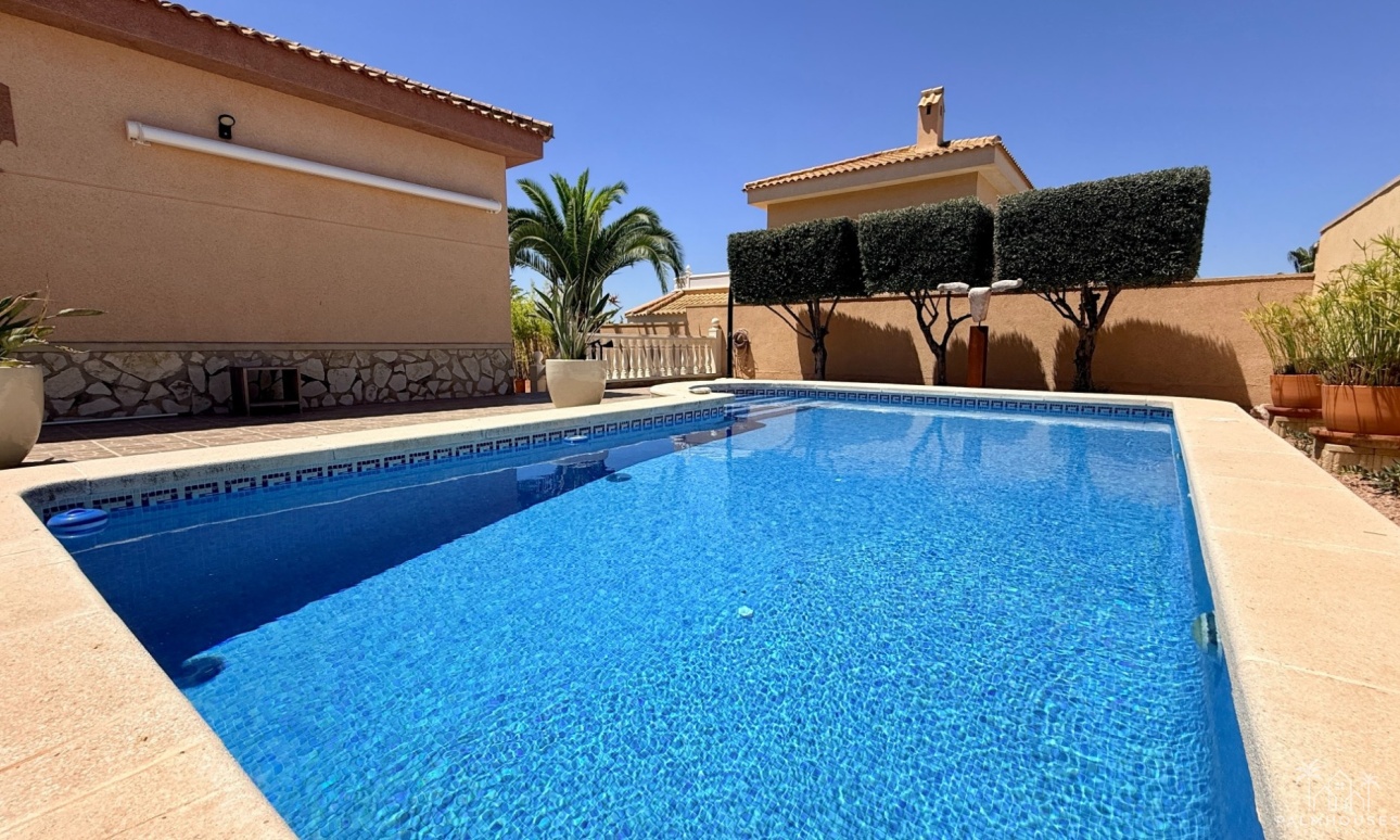 Resale - Villa - Hondón de las Nieves