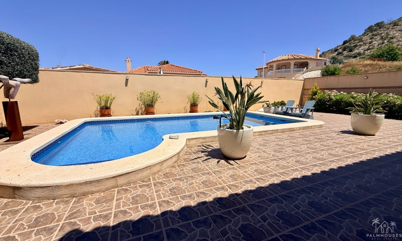 Resale - Villa - Hondón de las Nieves