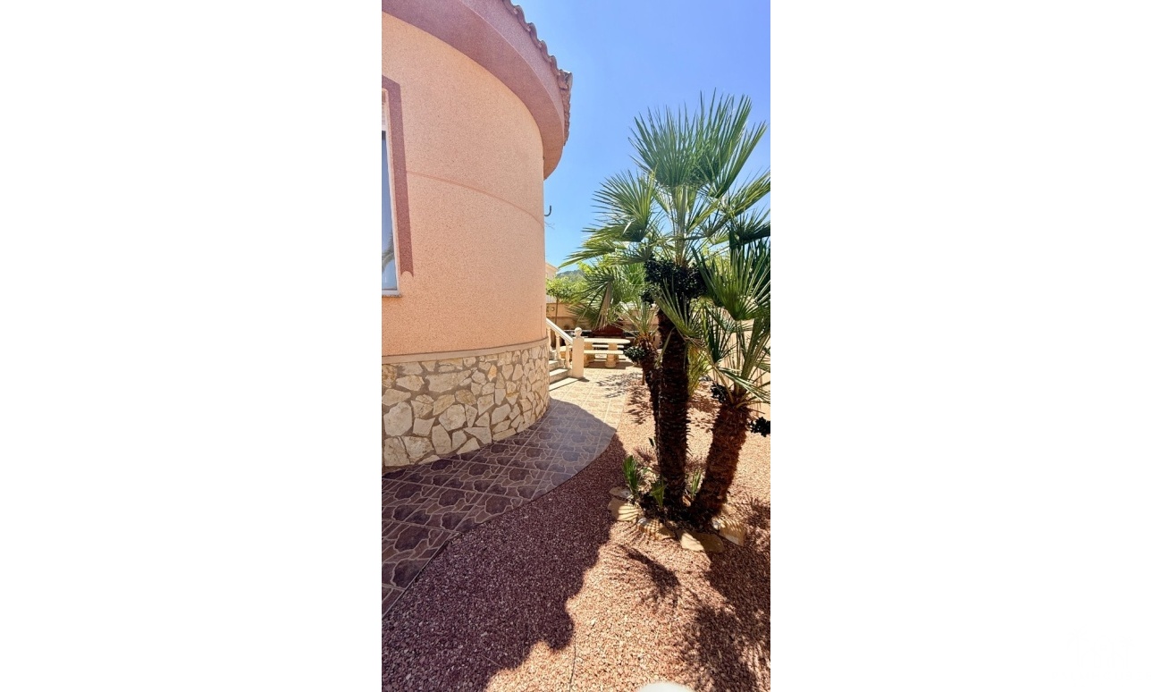 Resale - Villa - Hondón de las Nieves