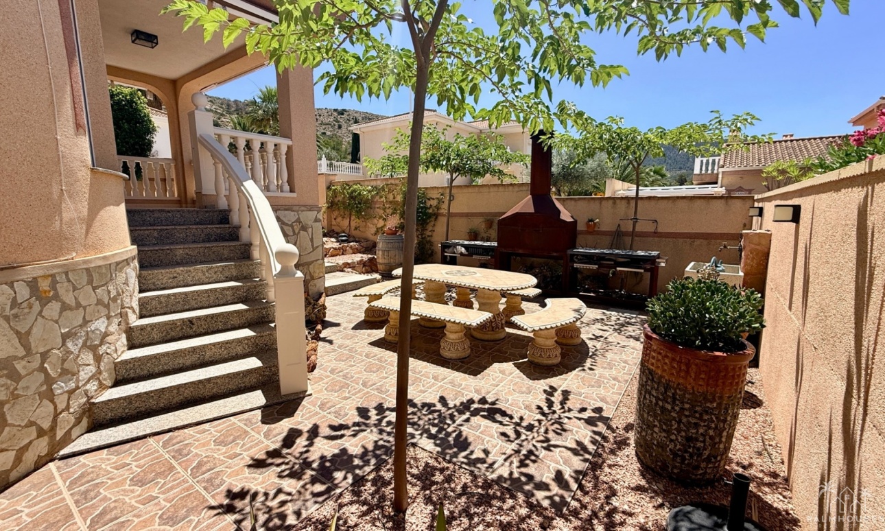 Resale - Villa - Hondón de las Nieves