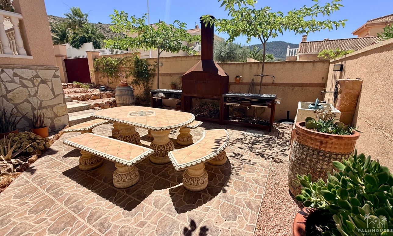 Resale - Villa - Hondón de las Nieves