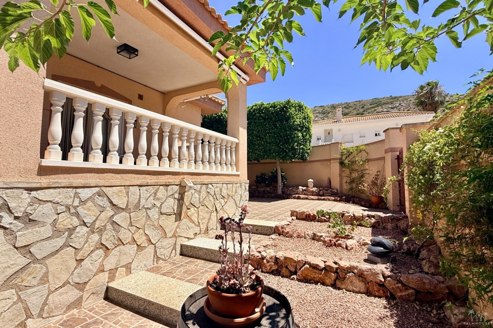 Resale - Villa - Hondón de las Nieves