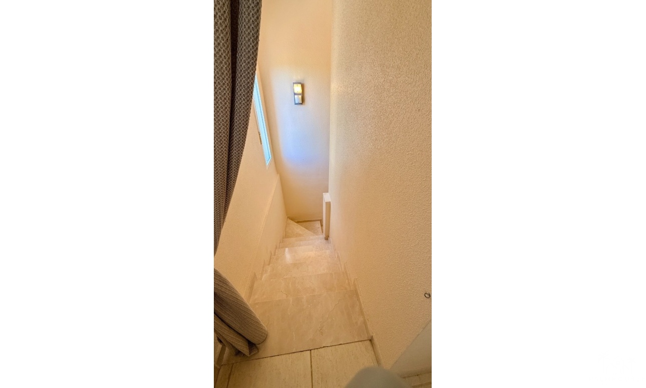 Resale - Villa - Hondón de las Nieves