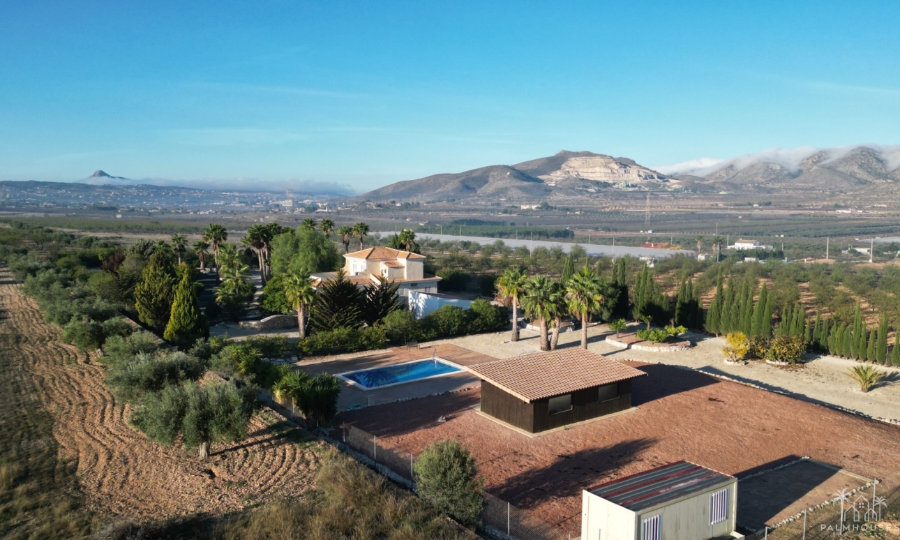 Resale - Villa - Hondón de las Nieves