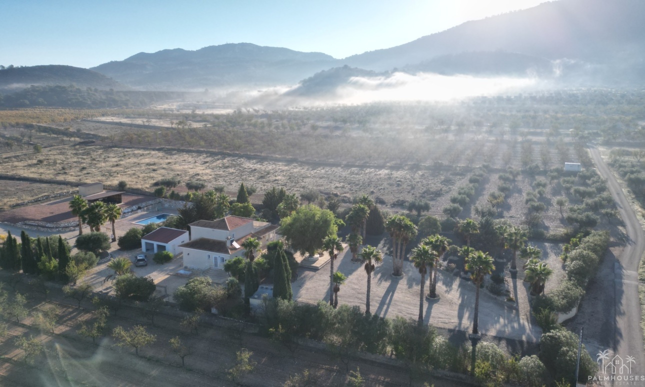 Resale - Villa - Hondón de las Nieves