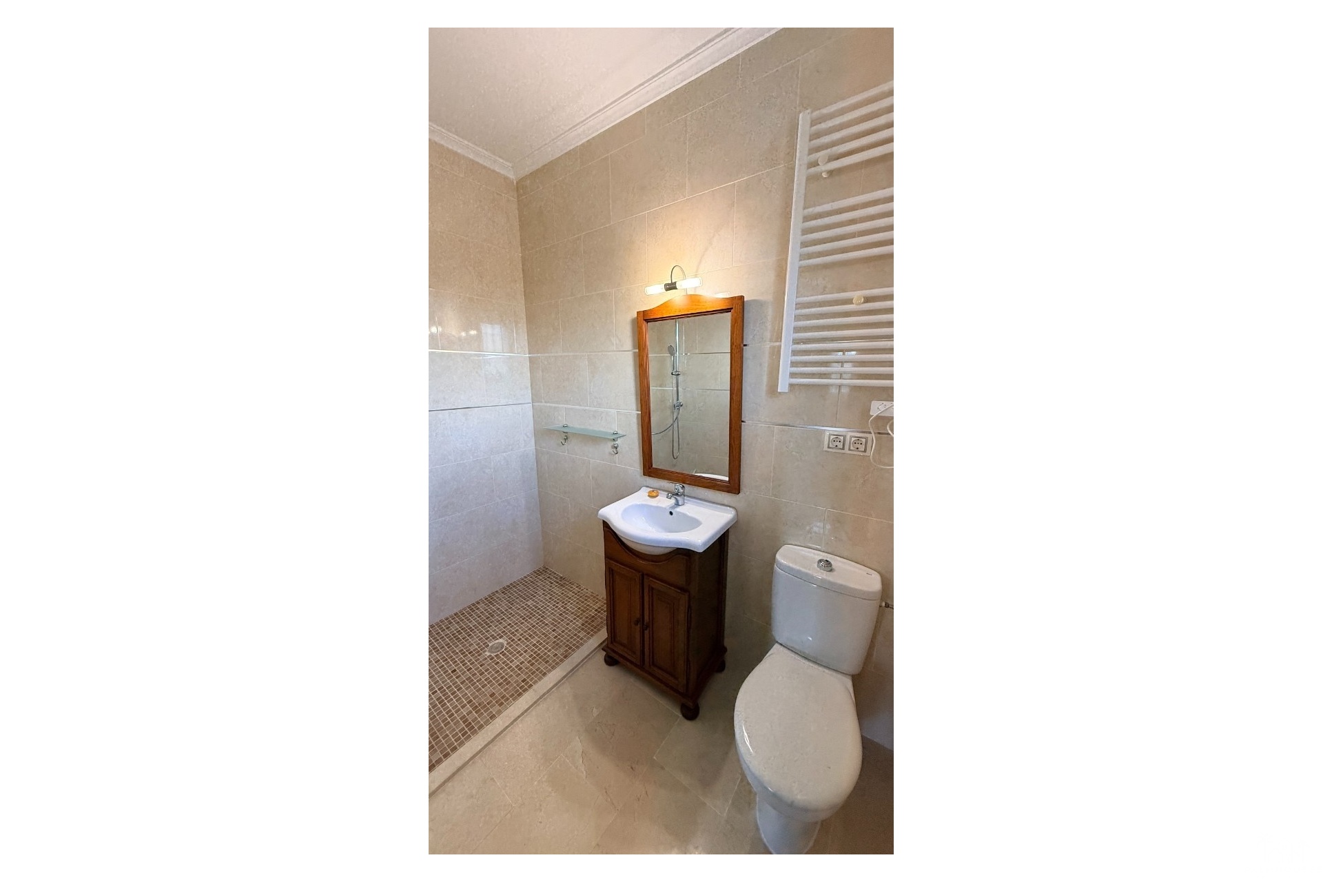Resale - Villa - Hondón de las Nieves