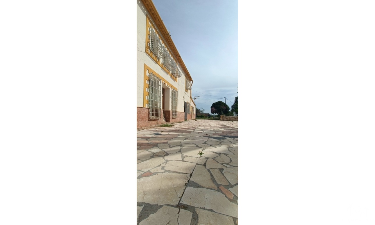 Resale - Villa - La Romana - Inland