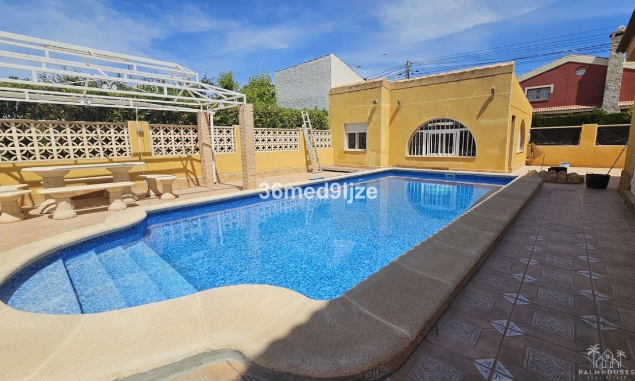 Resale - Villa - Los Alcazares - Los Alcazares Centro
