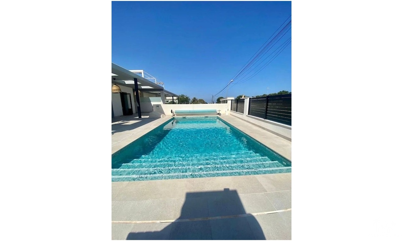 Resale - Villa - Los Balcones - Costa Blanca