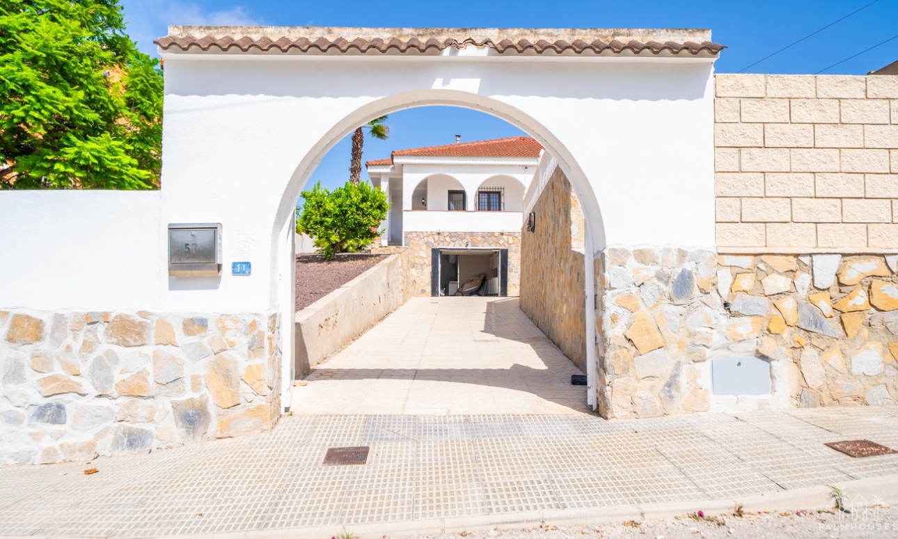 Resale - Villa - Los Balcones - Costa Blanca