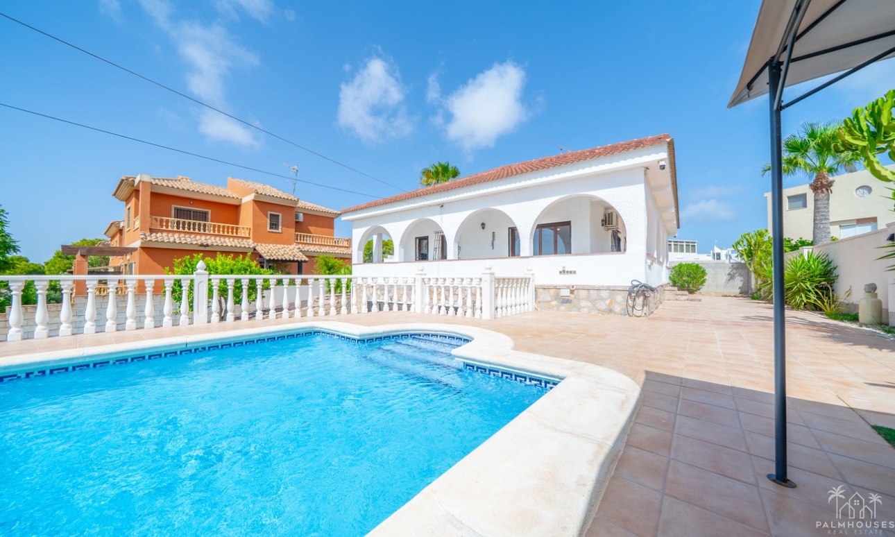 Resale - Villa - Los Balcones - Costa Blanca