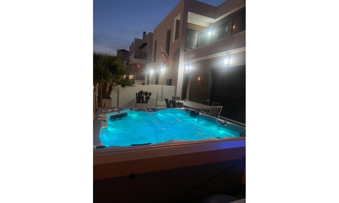 Resale - Villa - Los Montesinos - Los Montesinos Centro