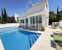 Resale - Villa - Mil Palmeras