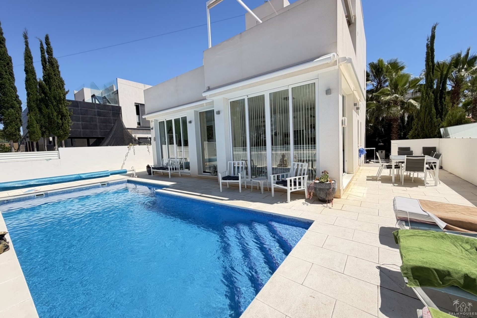 Resale - Villa - Mil Palmeras
