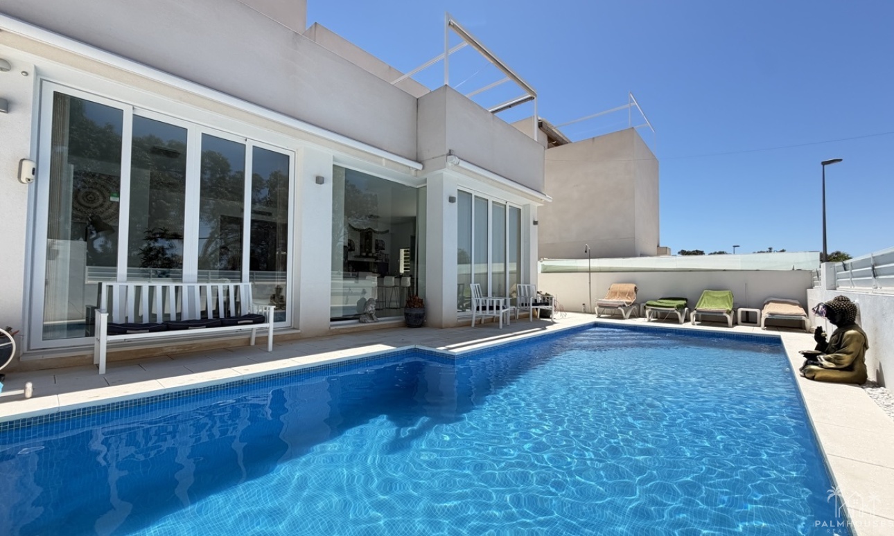 Resale - Villa - Mil Palmeras