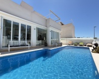 Resale - Villa - Mil Palmeras
