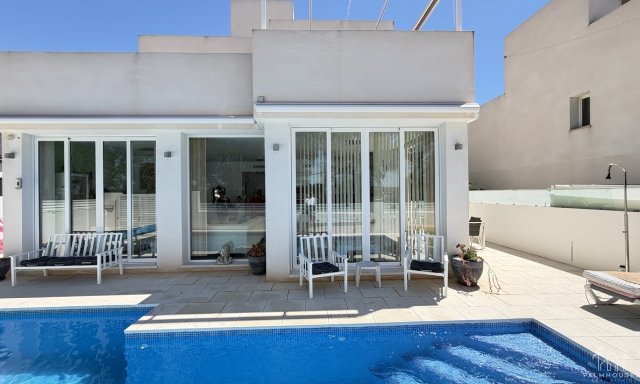 Resale - Villa - Mil Palmeras