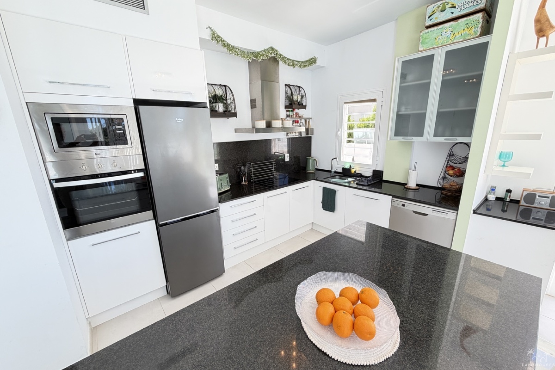 Resale - Villa - Mil Palmeras