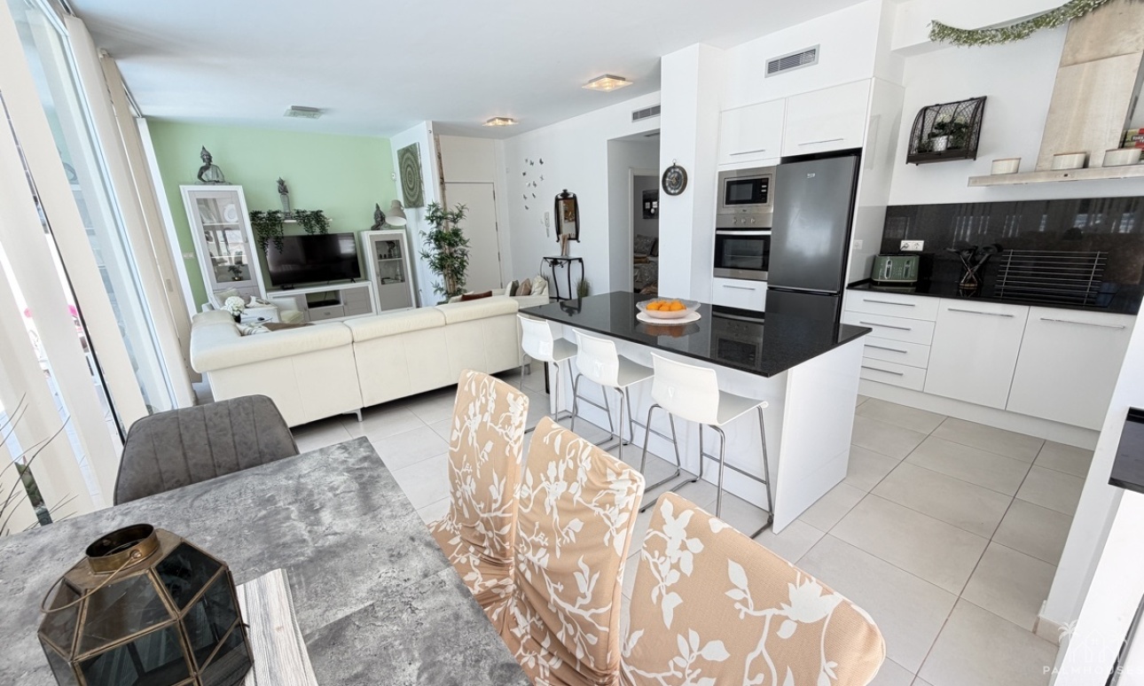 Resale - Villa - Mil Palmeras