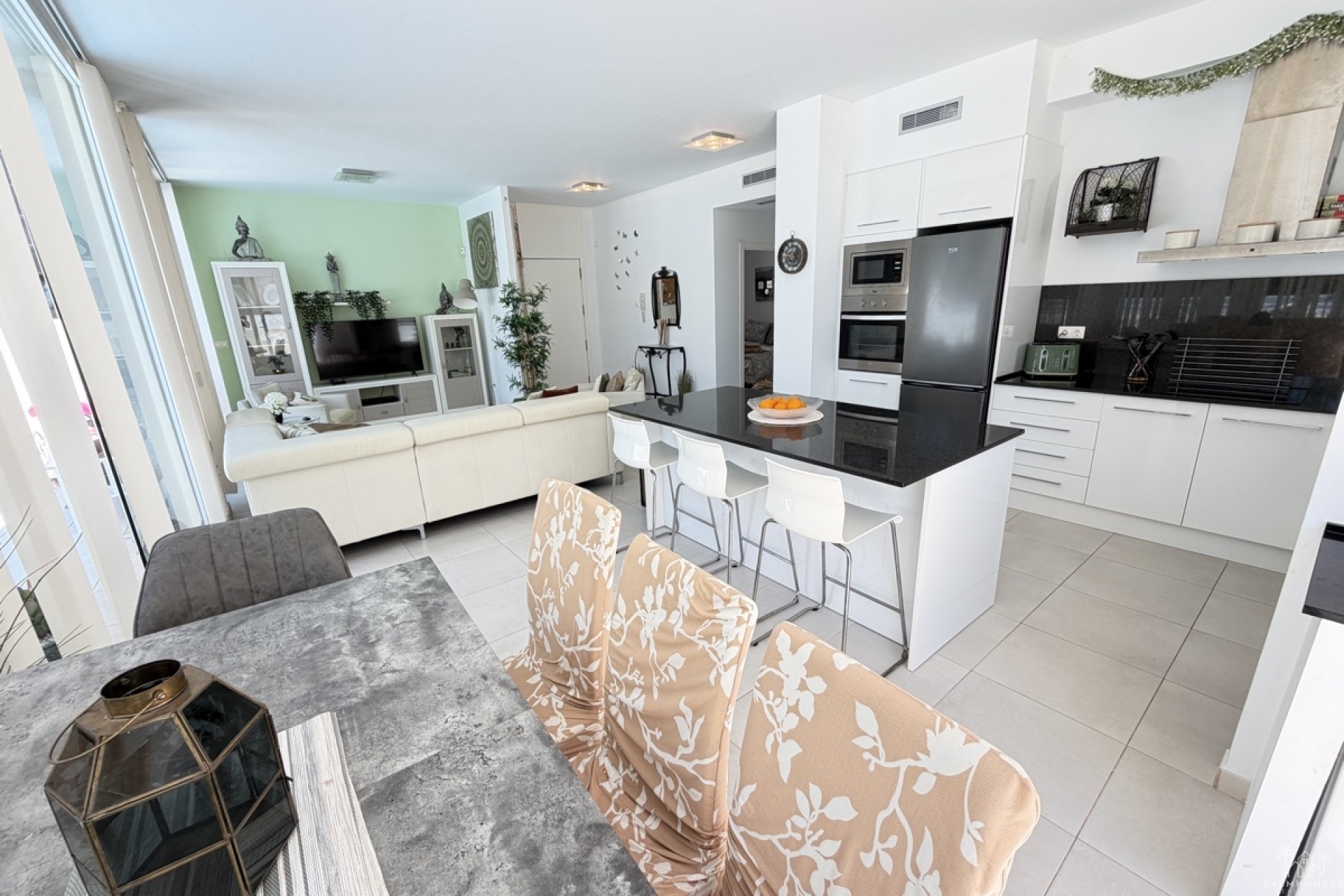 Resale - Villa - Mil Palmeras