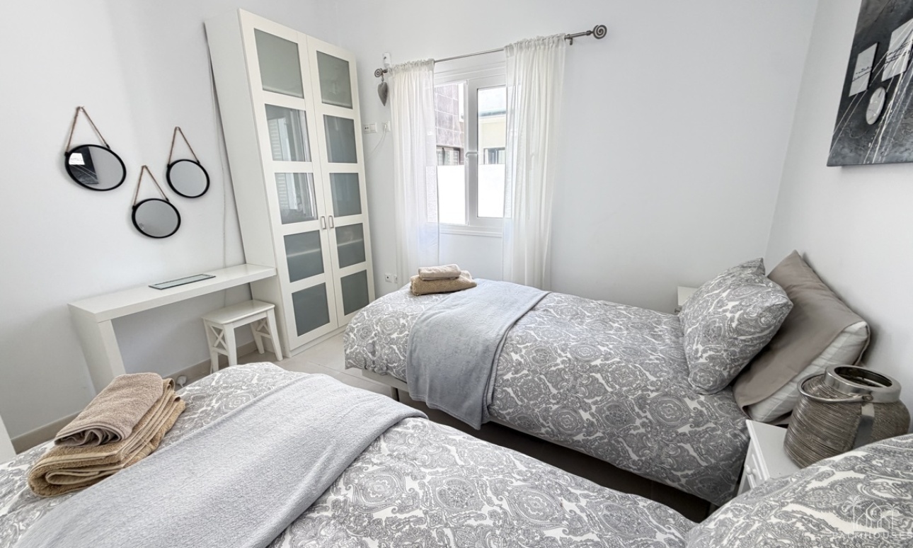 Resale - Villa - Mil Palmeras