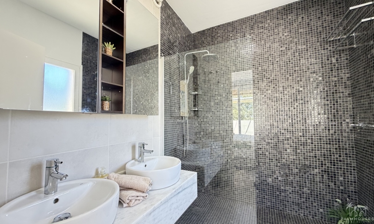 Resale - Villa - Mil Palmeras