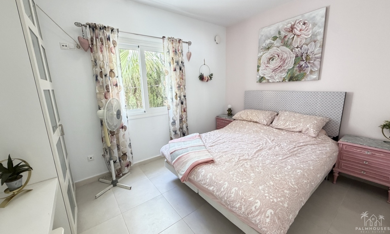 Resale - Villa - Mil Palmeras
