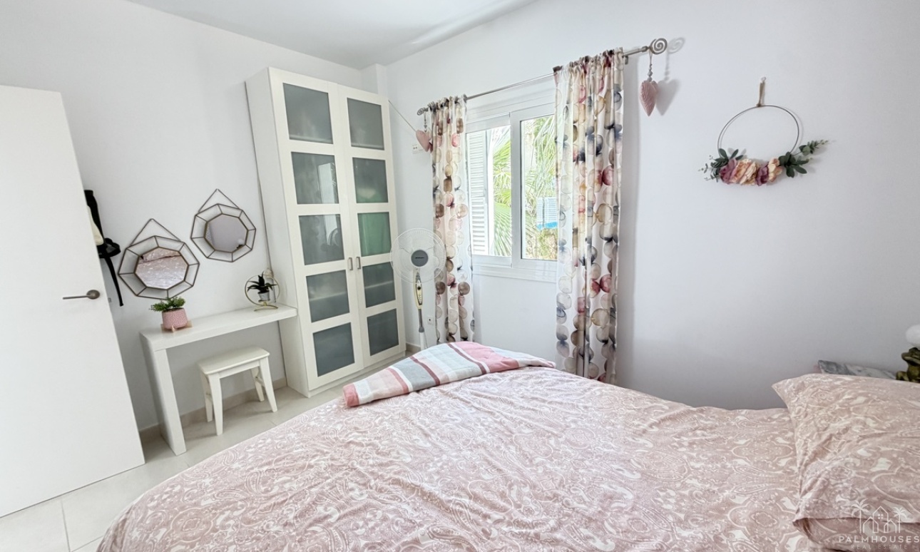 Resale - Villa - Mil Palmeras