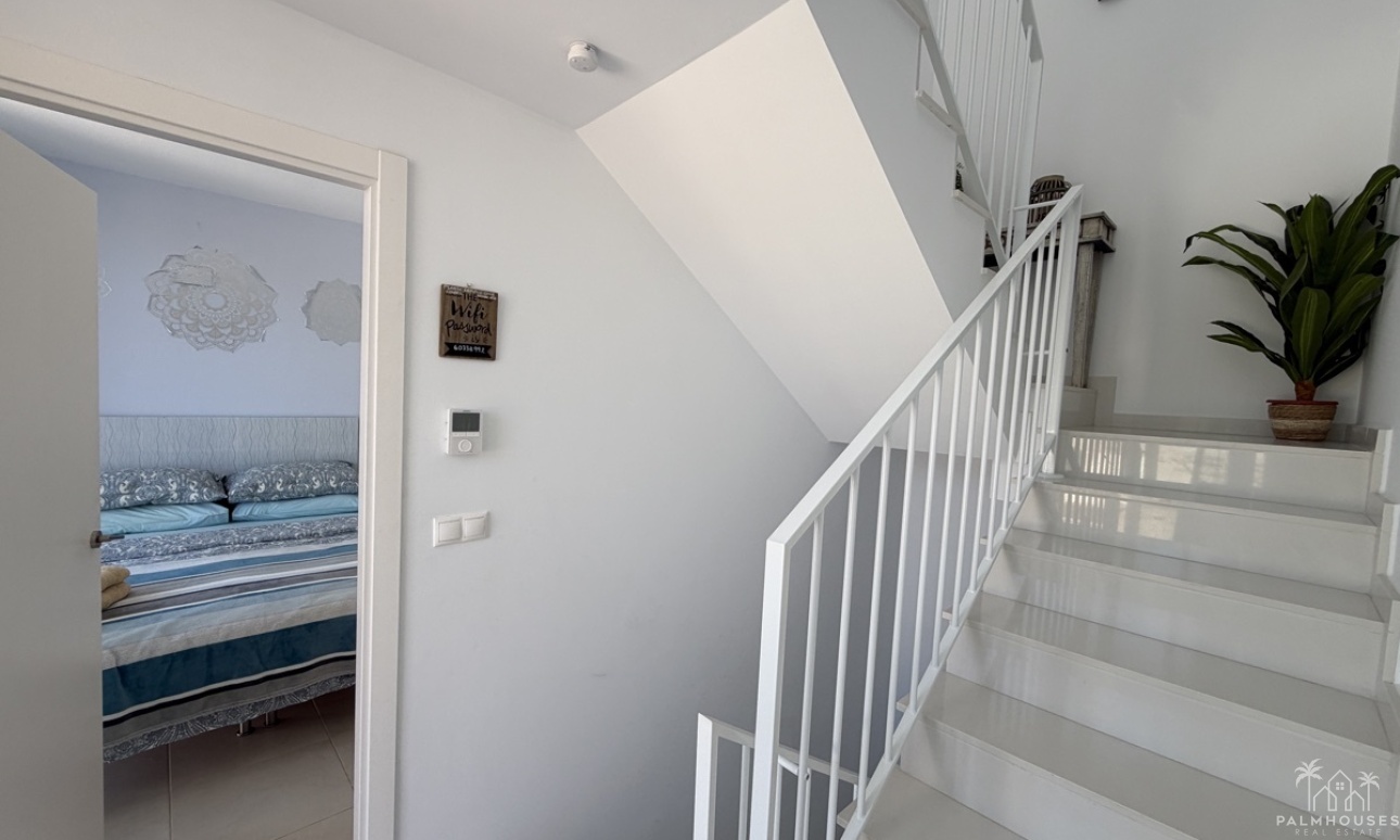Resale - Villa - Mil Palmeras