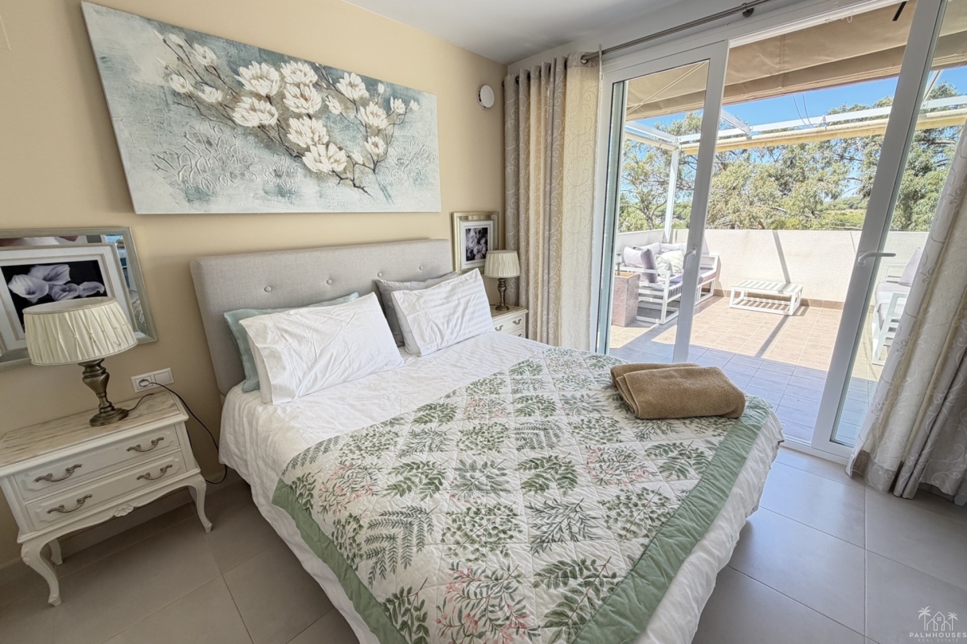 Resale - Villa - Mil Palmeras