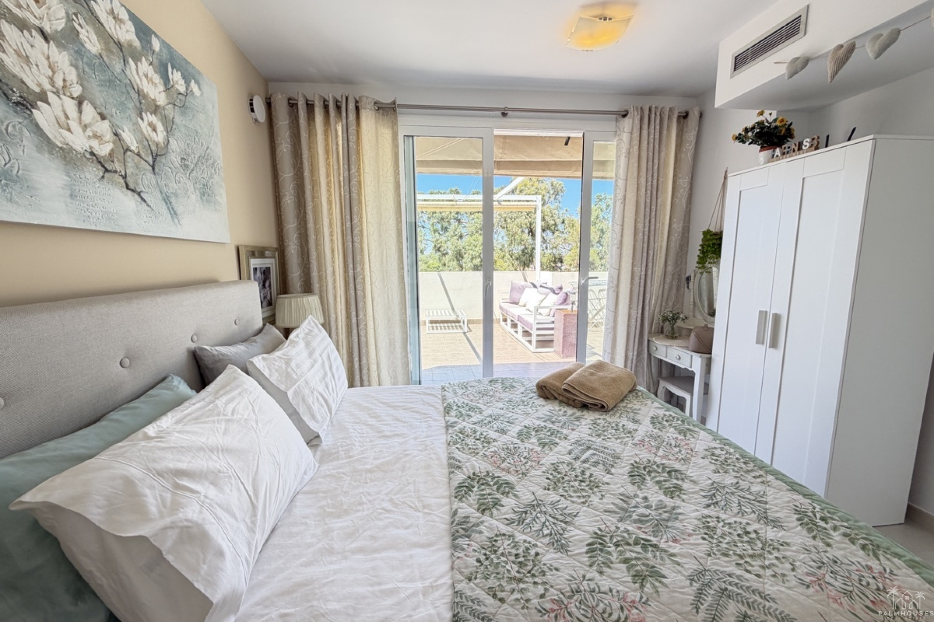 Resale - Villa - Mil Palmeras