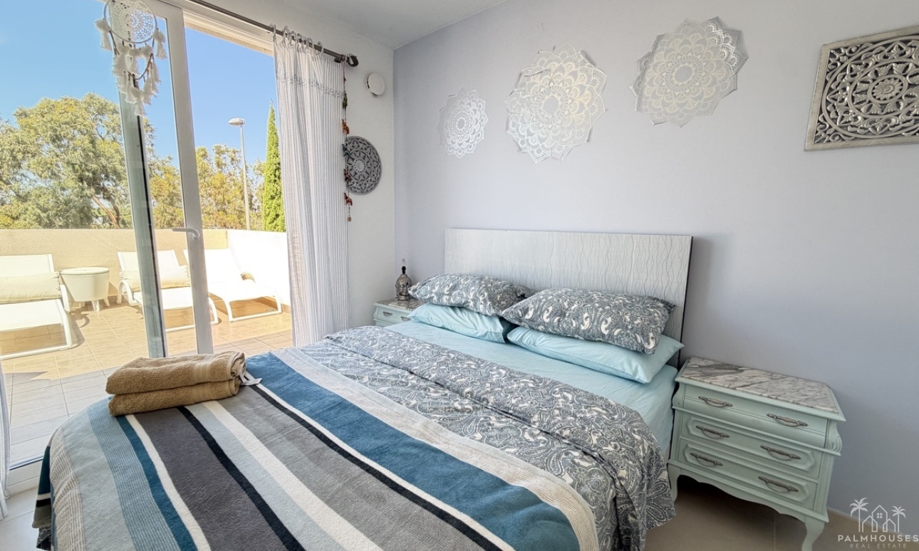 Resale - Villa - Mil Palmeras