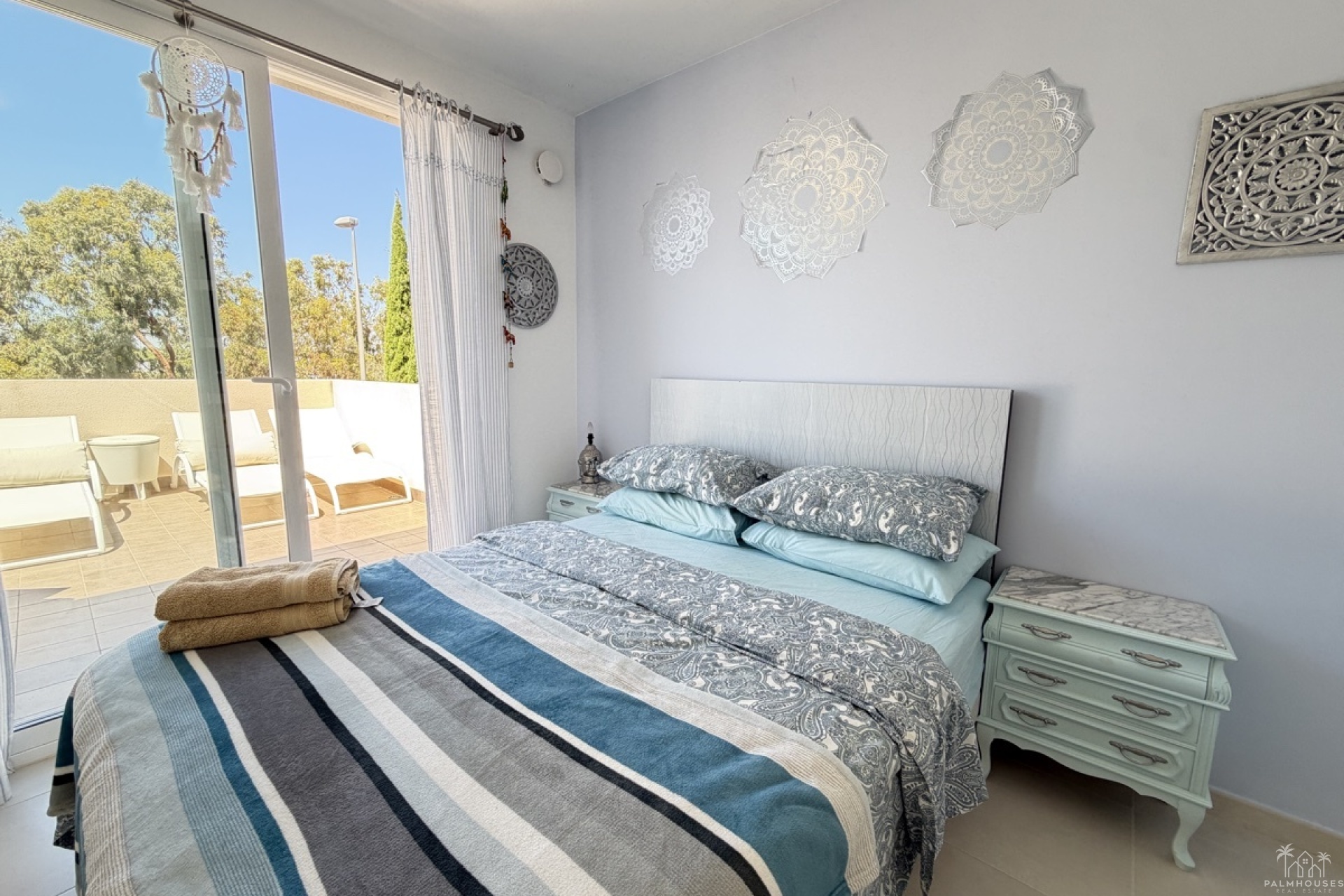 Resale - Villa - Mil Palmeras