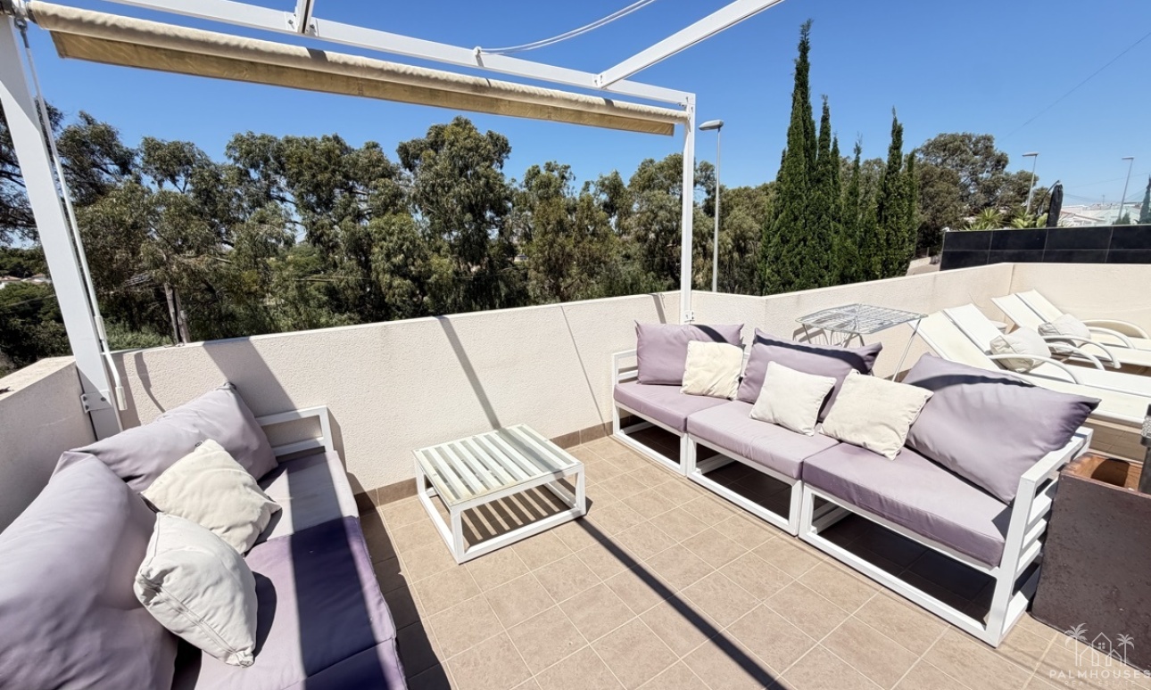 Resale - Villa - Mil Palmeras