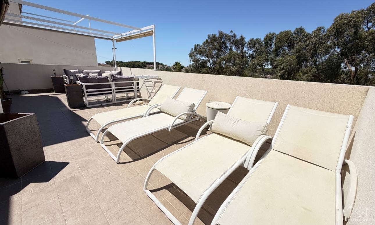 Resale - Villa - Mil Palmeras