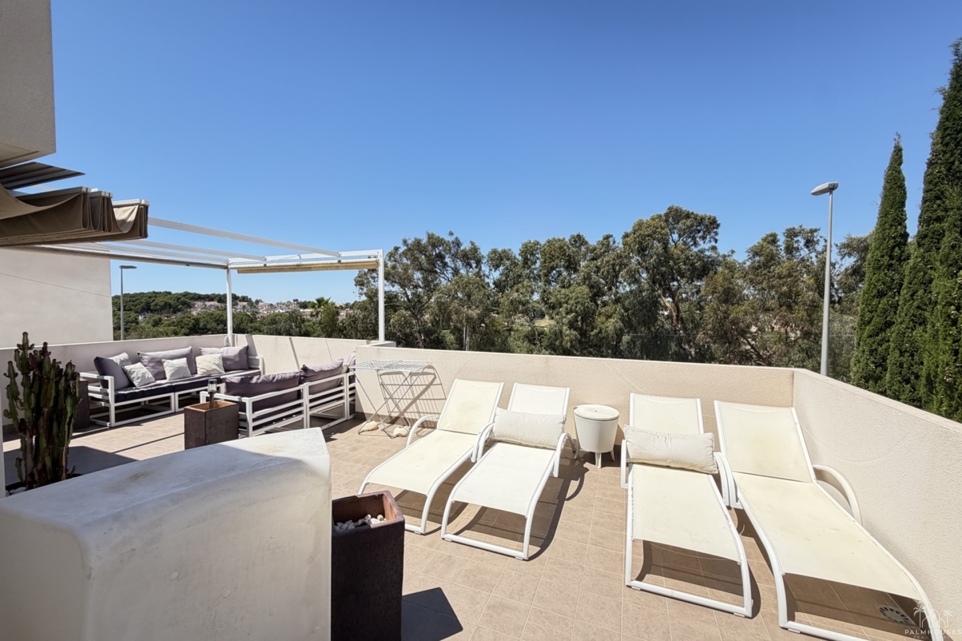 Resale - Villa - Mil Palmeras