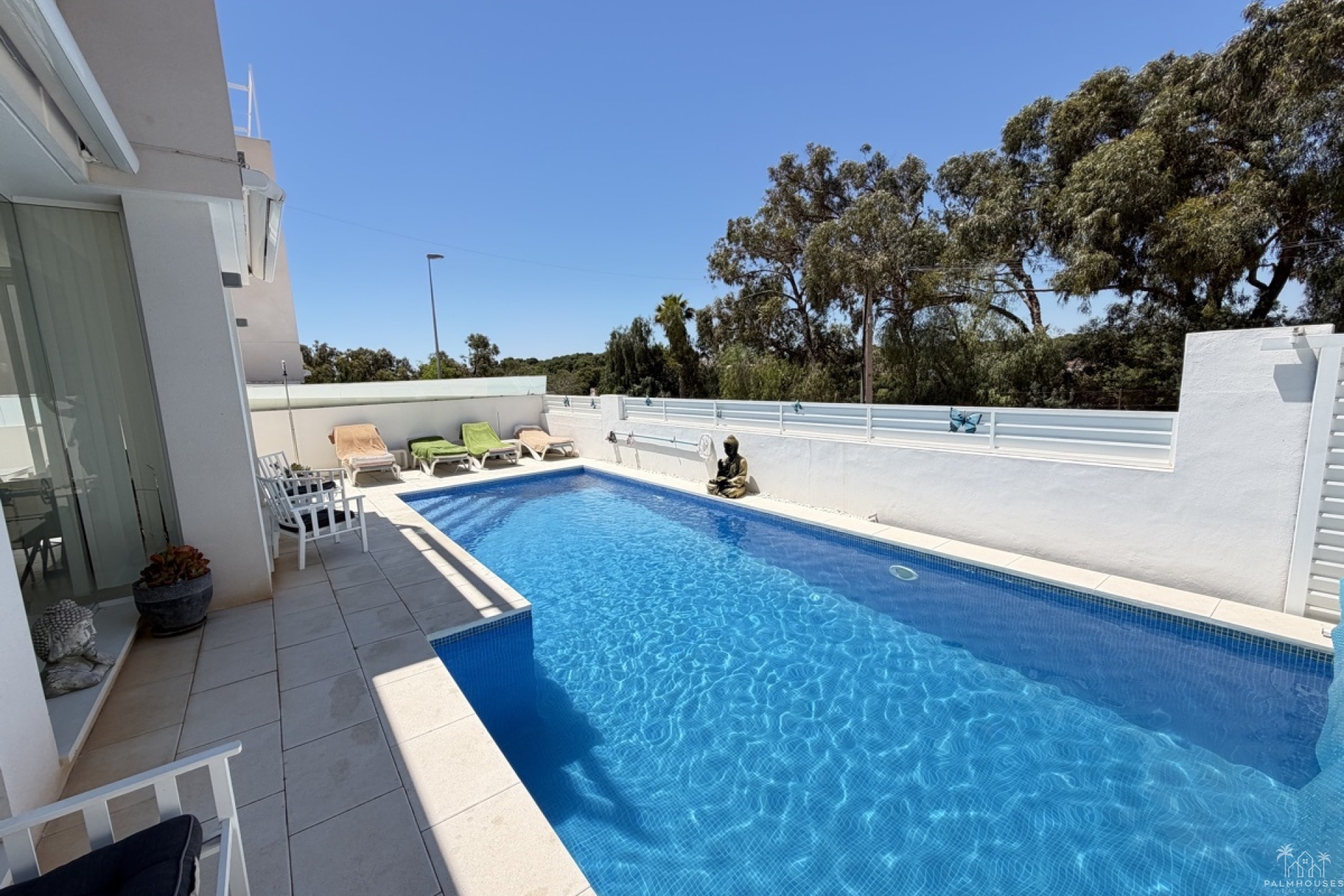 Resale - Villa - Mil Palmeras