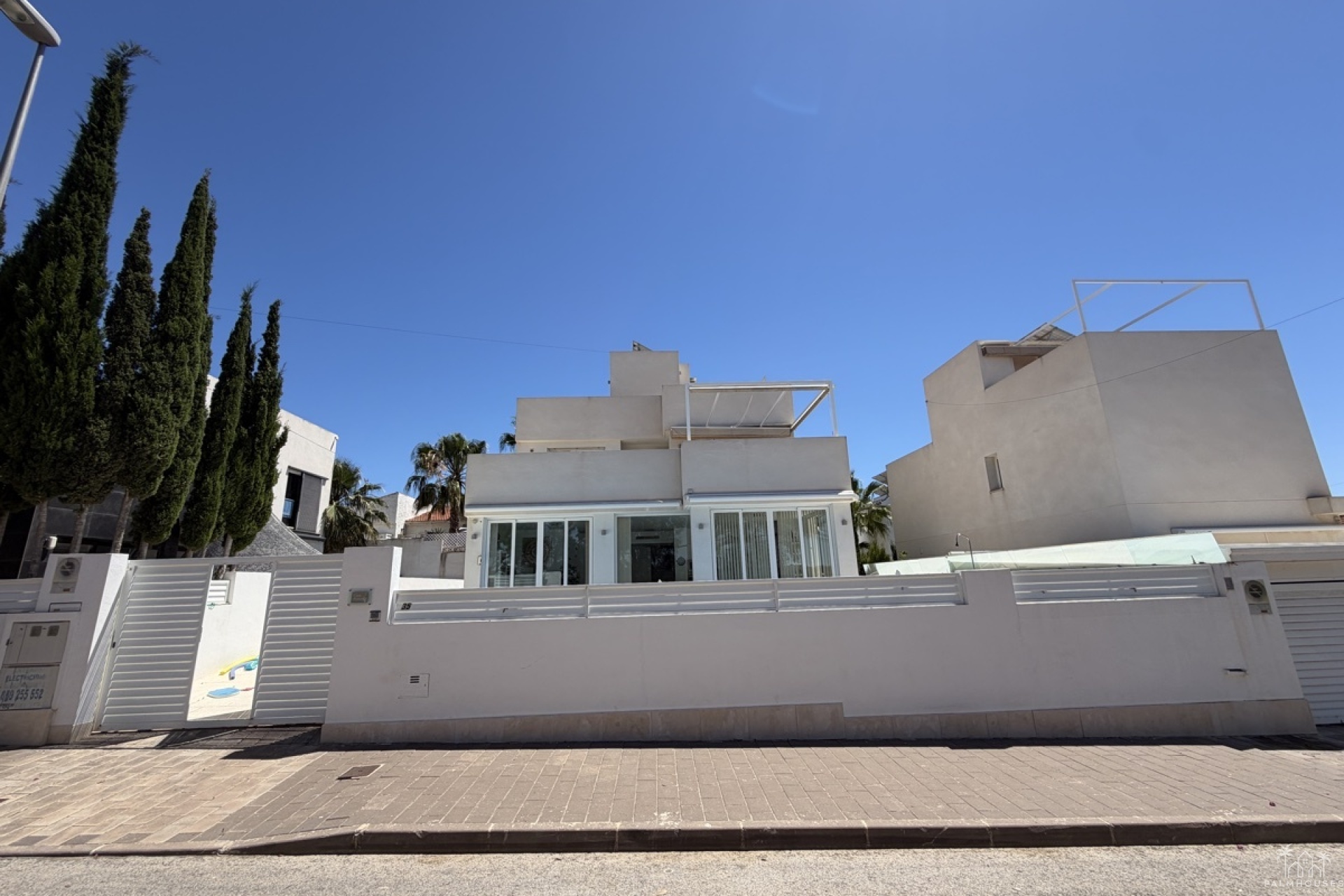 Resale - Villa - Mil Palmeras