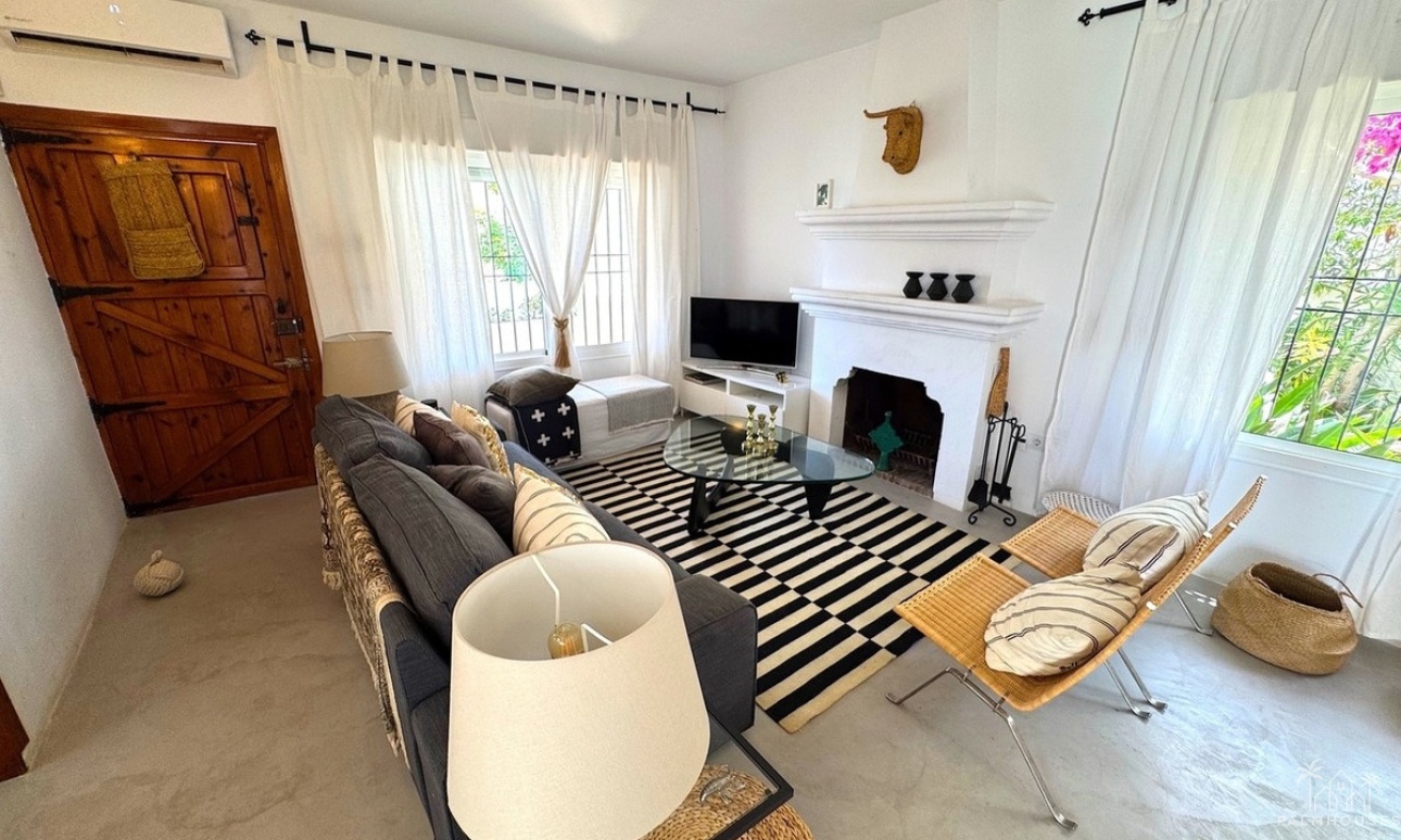 Resale - Villa - Mojacar